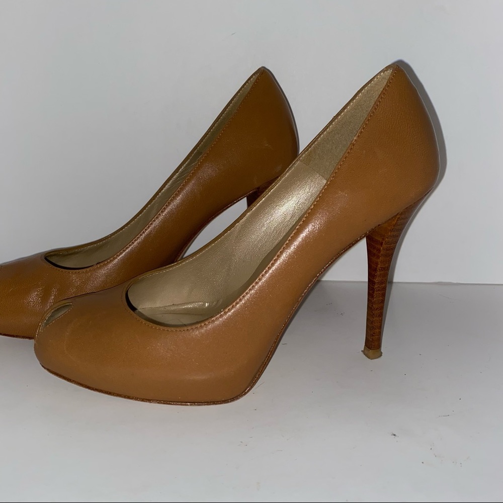 Stuart Weizmann Pumps